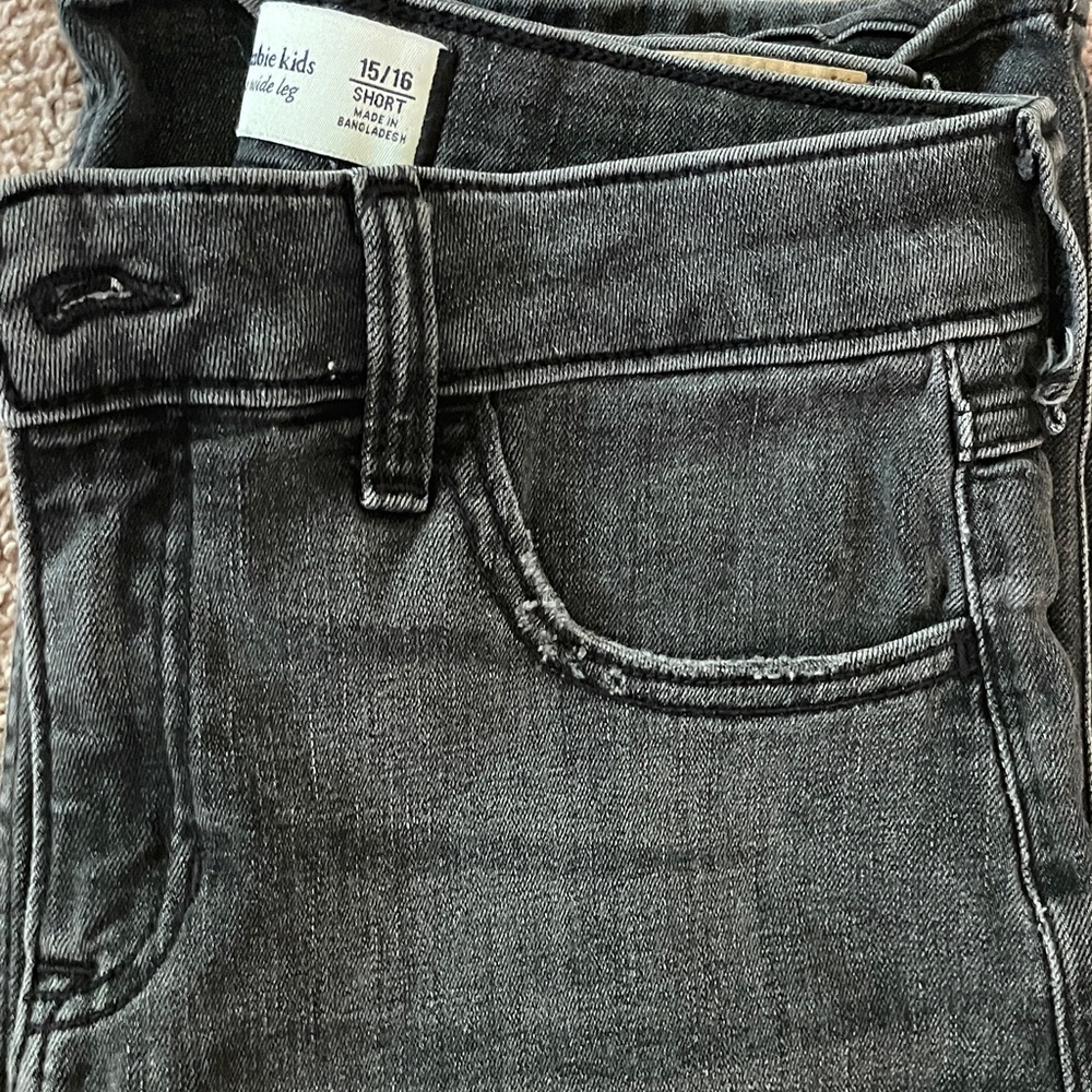 Abercrombie Kids Black High Rise Wide Leg Jeans Short - Picture 6 of 7